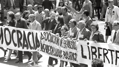Imagen de la manifestación del 1º de Mayo en Madrid en 1979. (Foto: Prudencio Morales)