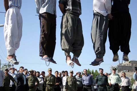 Cinco hombres son ahorcados públicamente en Mashhad. | Amnistía internacional