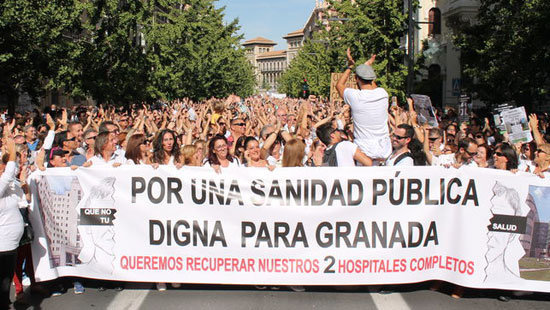 Manifestación en defensa de la sanidad pública en Granada.
