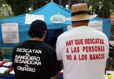 Visto hoy en la Feria de Albacete Una Haima de Stop Desahucios recogiendo alimentos
