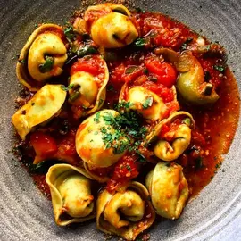 Tortellini-con-salsa-pomodoro