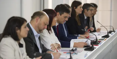 2Slider-ejecutiva-PSOE