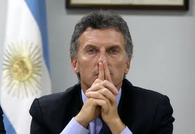 MACRI-MANOS-JUNTAS-MUY-SERIO-MB1