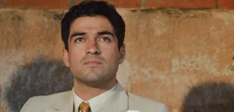 alfonso-herrera-el-elegido-702x336