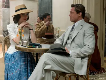Brad-Pitt-Marion-Cotillard-Allied-image