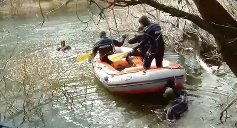 zzzznacp2NOTICIAS ARGENTINAS BAIRES, OCTUBRE 17: En el marco de la investigaci&oacute;n de la desaparici&oacute;n de Santiago Maldonado, efectivos de Polic&iacute;a Federal y Prefectura hallaron hoy un cuerpo en el R&iacute;o Chubut.  Foto NA: CAPTURA TVzzzz