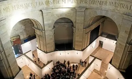 2017-01-29, Iru&ntilde;ea. Erorienm monumentura bisita gidatua Javier Eder, I&ntilde;aki Arzoz eta Ram&oacute;n Urtasunekin 

29-01-2017, Pamplona. Visita guiada al Monumento a los Ca&iacute;dos con Javier Eder, I&ntilde;aki Arzoz y Ram&oacute;n Urtasun 