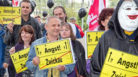 Sindicalistas alemanes expresan su solidaridad con los trabajadores de T-Mobile EEUU en un encuentro de accionistas de Deutsche Telekom en 2011