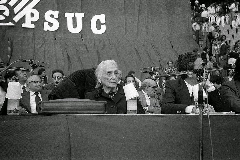Dolores Ibarruri y Berlinguer. GRAN MITING DEL PSUC Plaza de Toros La Monumental, Barcelona 1978 (1)
