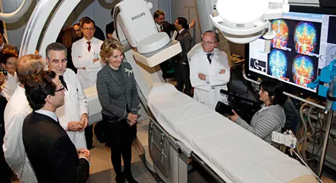 Aguirre durante una visita en 2011 al hospital Nuestra Se&ntilde;ora del Rosario