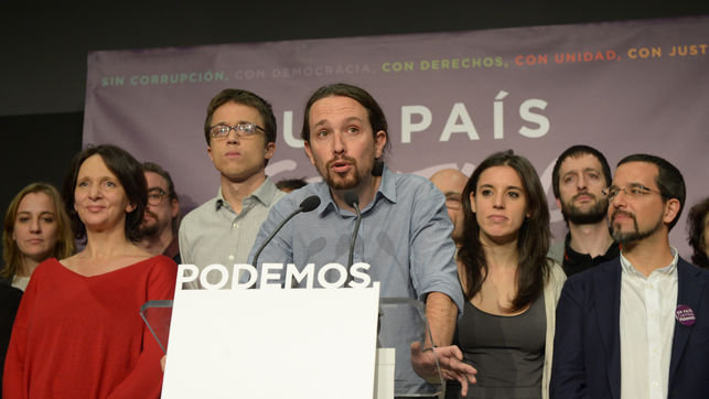 Pablo-Iglesias-equipo-comparece-escrutinio_EDIIMA20151221_0012_18