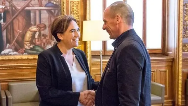 Reunion-Barcelona-Finanzas-Varufakis-Ayuntamiento_EDIIMA20160115_0609_5