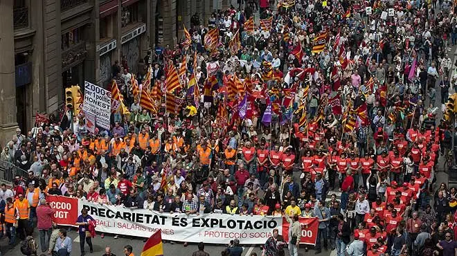 manifestacion-del-dia-internacional-del-trabajo-barcelona-1430490210653