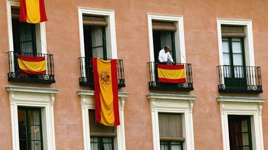 banderas balcones