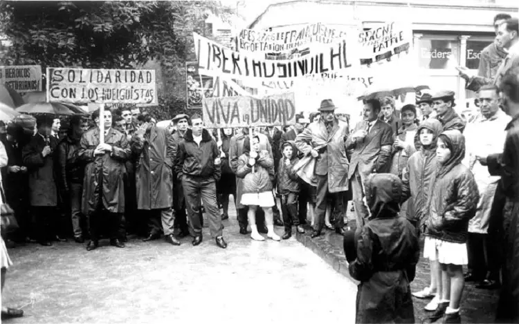 porelderechodehuela_sindatar