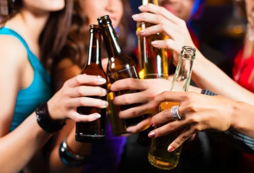Alcoholismo-y-j&oacute;venes-una-relaci&oacute;n-muy-peligrosa-01