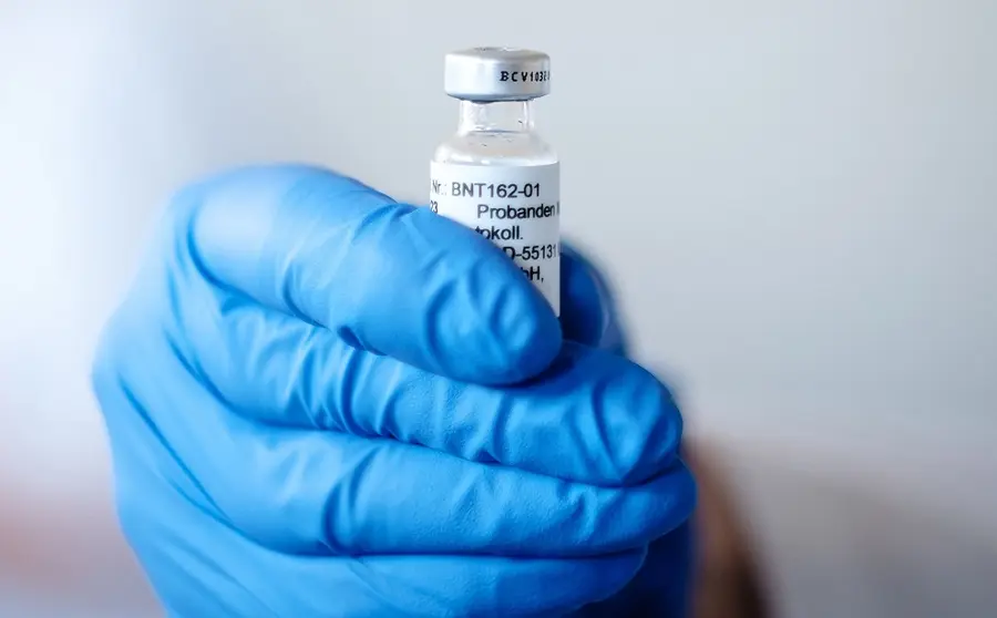 Imagen cedida por la farmac&eacute;utica alemana BioNTech en la que se muestra la BNT162b2, candidata a vacuna contra la covid-19, en Mainz, Alemania. EFE/BioNTech SE