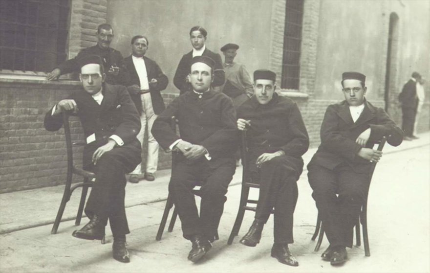 Anguiano, Largo Caballero, Besteiro y Saborit en el penal de Cartagena. Foto cedida al autor por la Fundación Francisco Largo Caballero