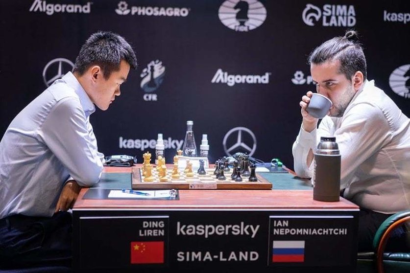 Disputa del Campeonato del mundo entre el chino Ding Liren y el ruso Nepominiachtchi