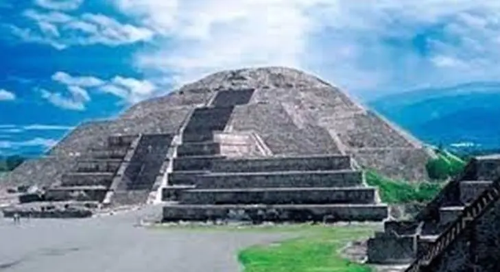 Pir&aacute;mide de la luna