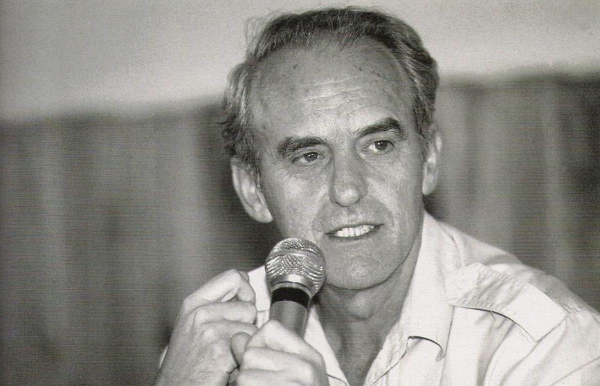 Ignacio Ellacuría Beascoechea (Portugalete, 9 de noviembre de 1930 - San Salvador, 16 de noviembre de 1989), filósofo, escritor y teólogo español, naturalizado salvadoreño, asesinado por militares salvadoreños