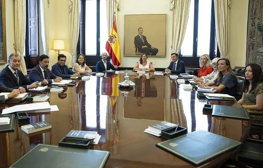 mesa_congreso_diputados