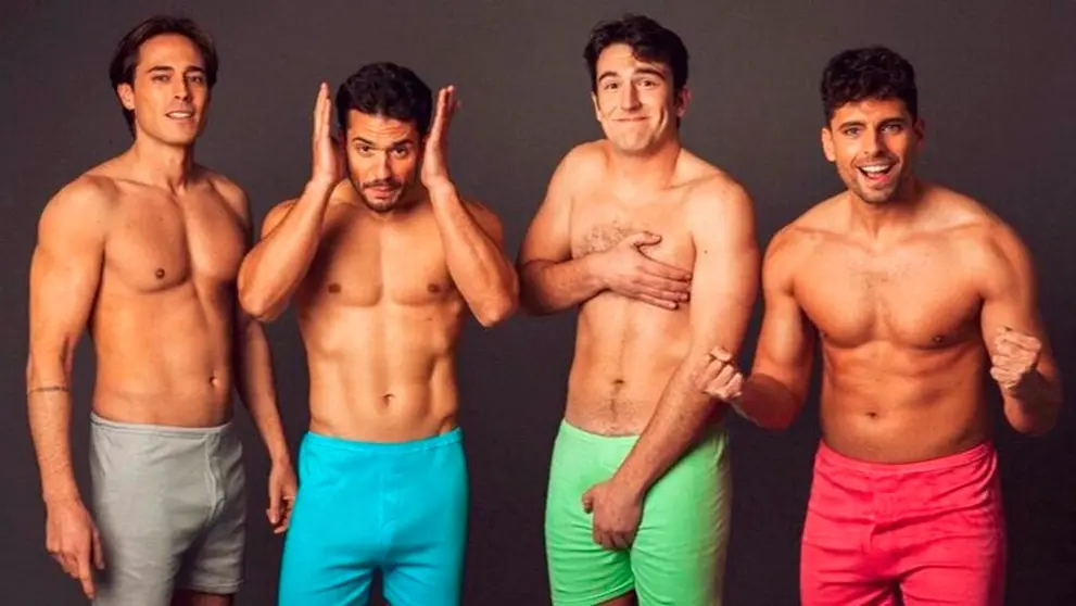 La obra "Qu&eacute; Dificil Es" ha sido cancelada porque sus actores aparecen en calzoncillos (La Mandanga, Los 90 Producen)