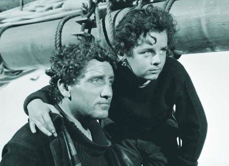 Fotograma de ‘Capitanes intrépidos’ con Spencer Tracy y Freddie Bartholomew