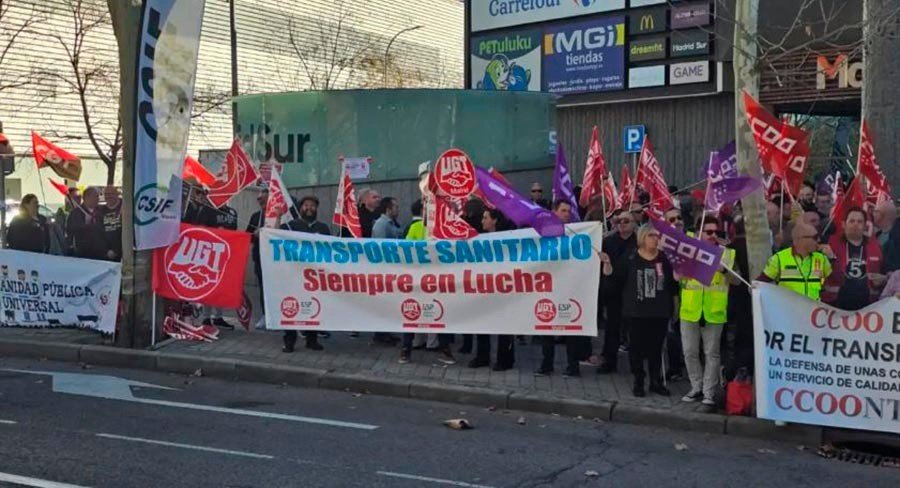 Concentración de trabajadores sanitarios, el pasado 19 de febrero, ante la Asamblea de Madrid