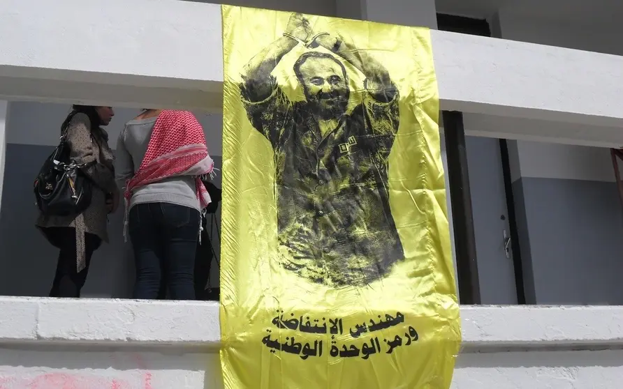 Marwan_Barghouti_bandera