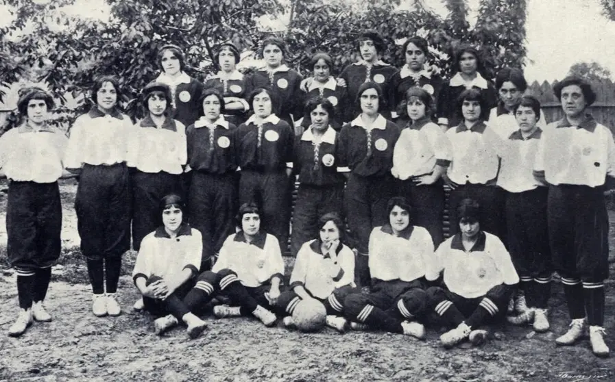 F&uacute;tbol_femenino_espa&ntilde;ol_1914_(I)