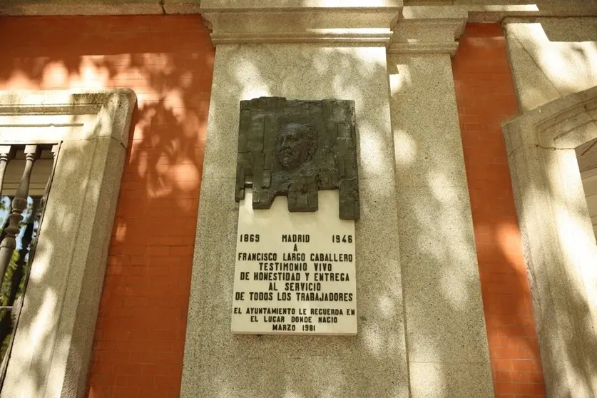 placa largo caballero