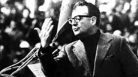 Los restos del ex presidente chileno Salvador Allende