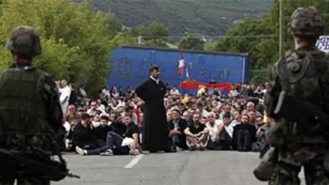 tensi&oacute;n en el norte de Kosovo