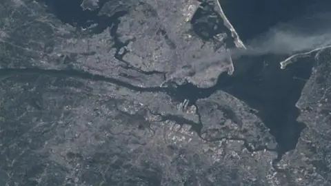 Fotograf&iacute;a de la NASA en la que se observa la ciudad de Nueva York