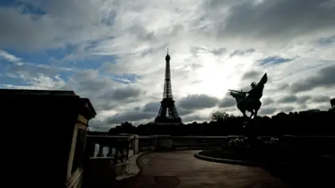 arde-paris480