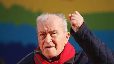 Pietro Ingrao  durante i lavori dell'Assemblea Arcobaleno alla fiera di Roma nel 2007.  ANSA/GIUSEPPE GIGLIA