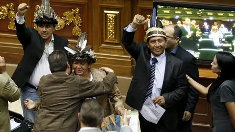 Diputados-de-Amazonas-garantizan-su-identidad-ind&iacute;gena