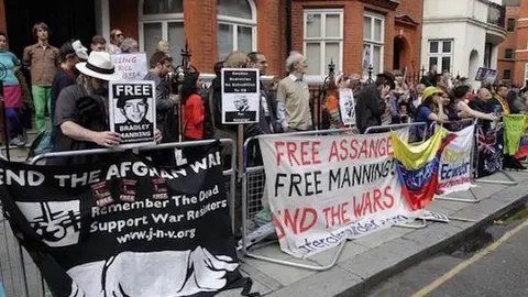 Londres-assange-simpatizantes-cancilleria