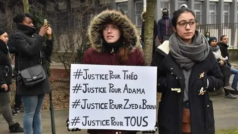 theo-protestas_justicia-pressenza