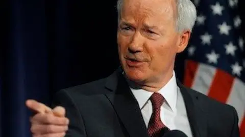 Former Rep. Asa Hutchinson (R-AR), a consultant of the National Rifle Association, discusses the findings and recommendations of the National School Shield Program at the National Press Club in Washington April 2, 2013.    REUTERS/Gary Cameron  (UNITED STATES - Tags: POLITICS EDUCATION) - RTXY5UB