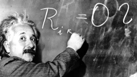 einstein_600x328_29764333