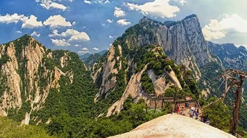 monta&ntilde;as