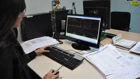 trabajadora ordenador