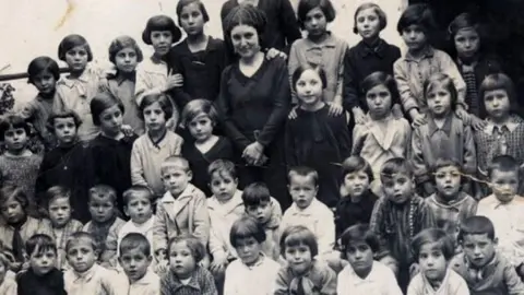 Escuela_en_Espa&ntilde;a_franquista_maestros_opt