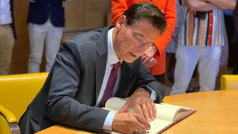 luis salvador