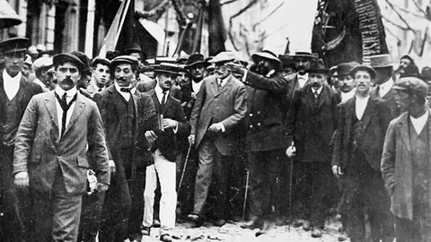 1915