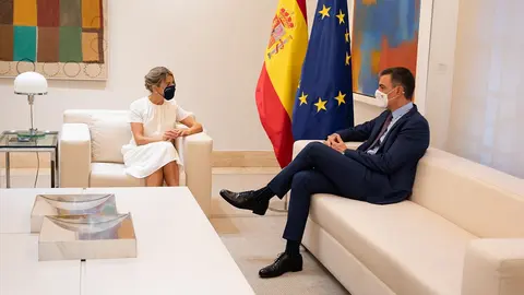 yolanda diaz y pedro sanchez