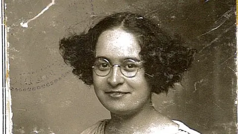 amparo poch 1