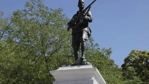 monumento_legionario_madrid